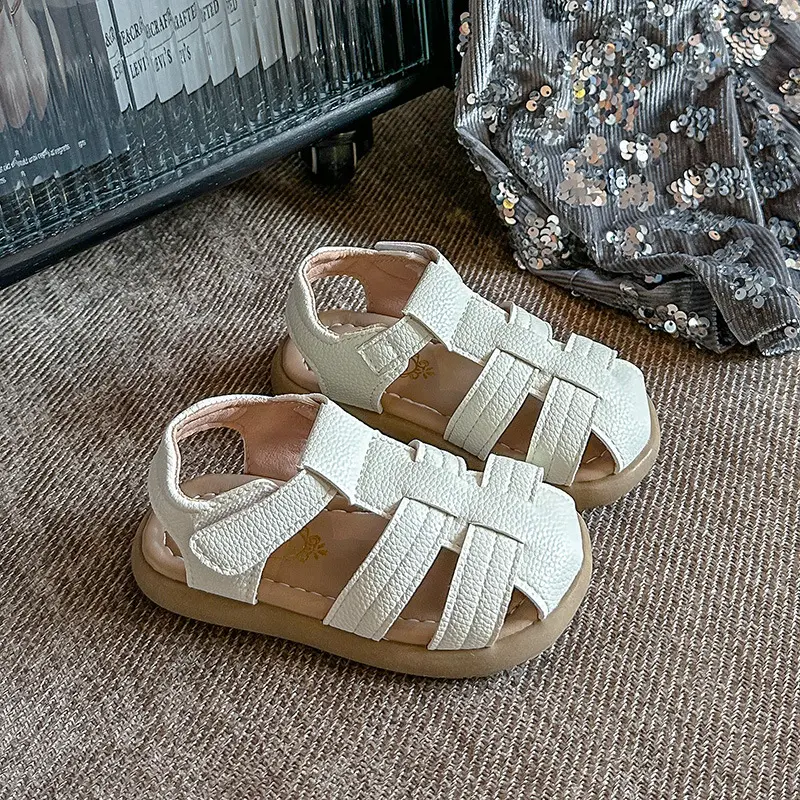 2025 Baby Boys Girls Patent Leather Sandals Summer Children Shoes Soft Sole Non-slip Cut-outs Beach Shoes andals for Kids I05217