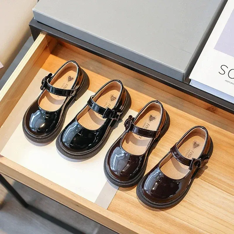 Brightly and Smooth Patent Leather Shoes Child School Girl Solid Dress Shoes Girls Leisure Park Walking Shoes for Student I04234