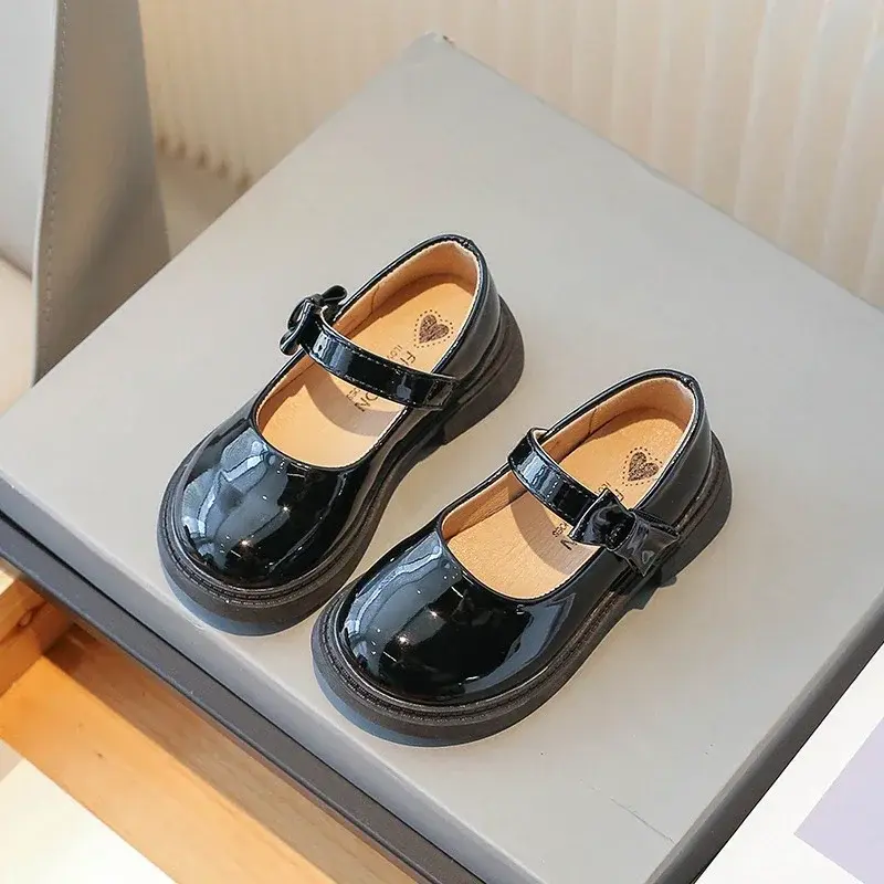 Brightly and Smooth Patent Leather Shoes Child School Girl Solid Dress Shoes Girls Leisure Park Walking Shoes for Student I04234