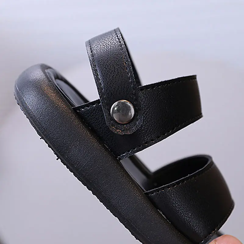 Soft Leather Children Sandals Outdoor Summer Leisure Beach Holiday Platform Sandals Latest Rivets Boys Girls Casual Shoes H07171