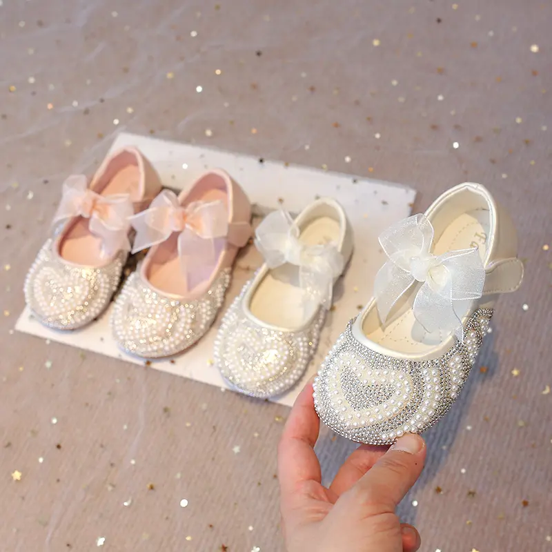 Girls Rhinestone Shoes with Big Heart Pearl Lace Bowtie Fashion Princess Sweet Kids Dress Flats for Wedding Party Chic Elegant