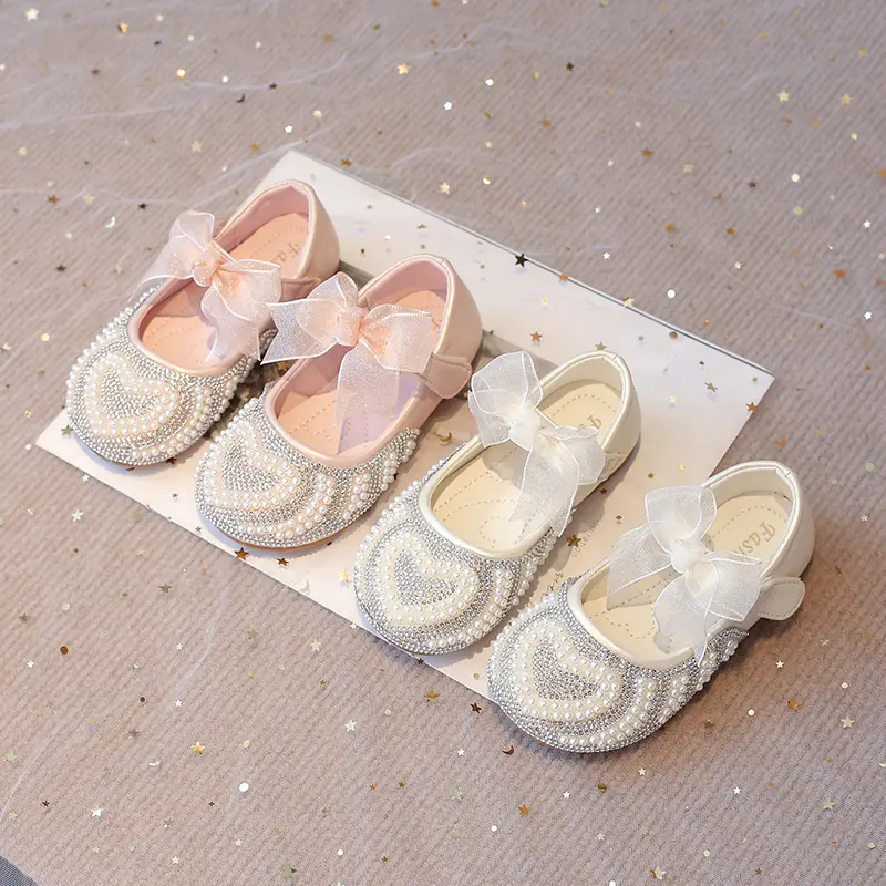 Girls Rhinestone Shoes with Big Heart Pearl Lace Bowtie Fashion Princess Sweet Kids Dress Flats for Wedding Party Chic Elegant