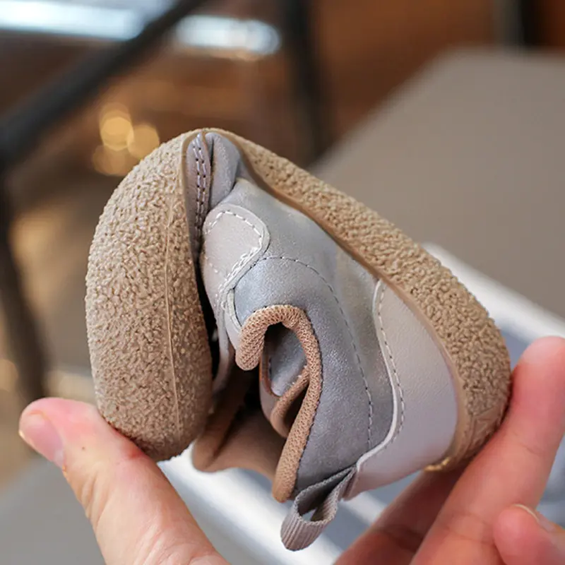 Fresh New Flat Heel Children Sneakers for Spring 2025 Chic Designer Kids Shoes Boys Gray Sneaker Beige Sports Shoes Girls I06042