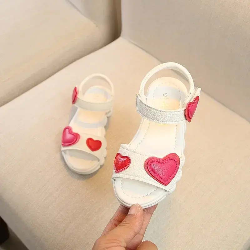 Lovely Heart Shape Children Sandals for Girls 2025 Summer Open Toe Sandals Kids Girls New Arrival Baby Girl Beach Shoes I03123