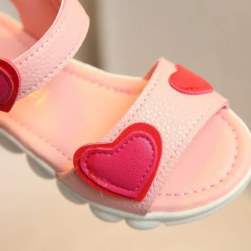 Lovely Heart Shape Children Sandals for Girls 2025 Summer Open Toe Sandals Kids Girls New Arrival Baby Girl Beach Shoes I03123