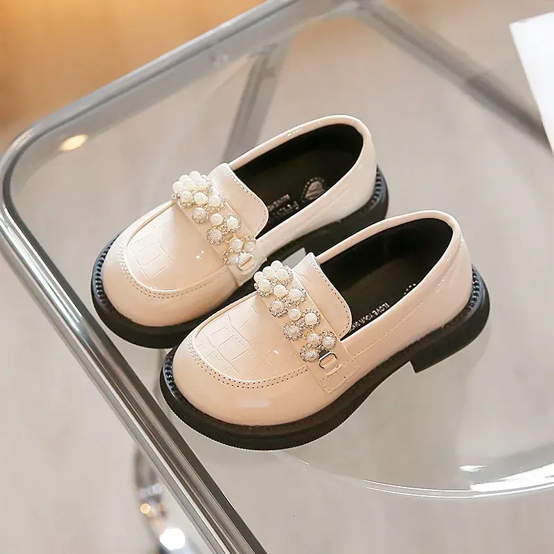 2025 Patent Leather Princess Shoes Girls Pearls Flowers Children Loafers Fashion Crocodile Pattern Kids Girl Boat Shoes I07102