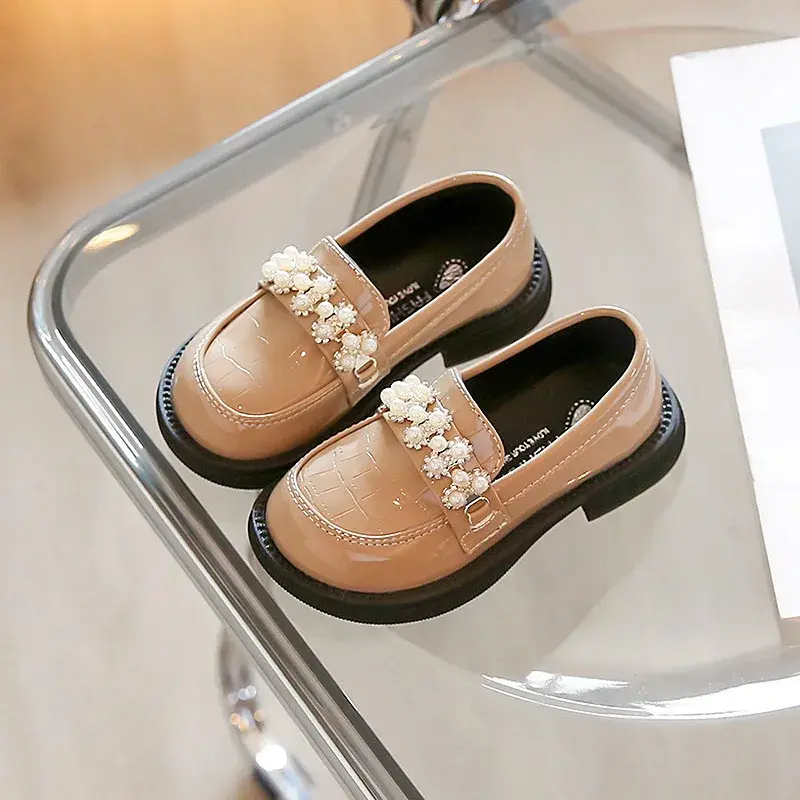 2025 Patent Leather Princess Shoes Girls Pearls Flowers Children Loafers Fashion Crocodile Pattern Kids Girl Boat Shoes I07102