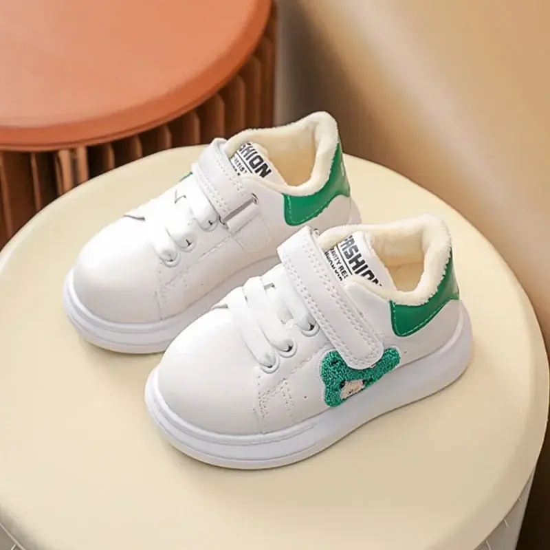 2024 Children Flats Shoes for Winter All-match Velvet Kids Sneakers Cute Cartoon Bear Boys Girls White tenis Shoes Child G10231