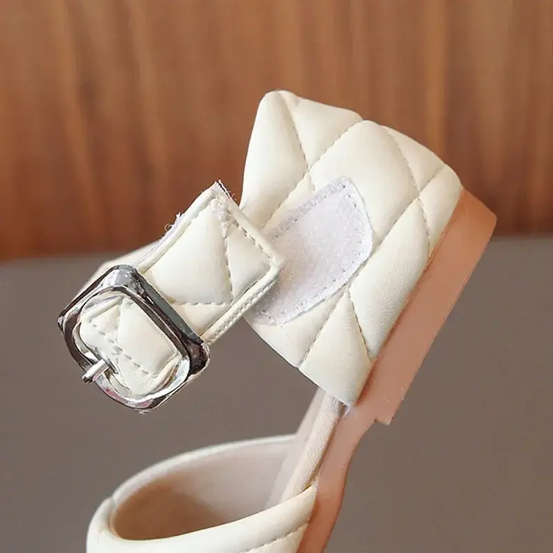 2025 Summer Runway Children Sandals Girls Beach Shoes Pretty Designer Lattice Wedding Kids Close-toed Sandals for Girl I04223