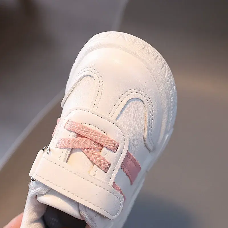 2025 White Casual Shoes Child Lightweight Sneakers Breathable tenis Sports Shoes Girls Kids Boys Skateboarding Shoes Flat I01172
