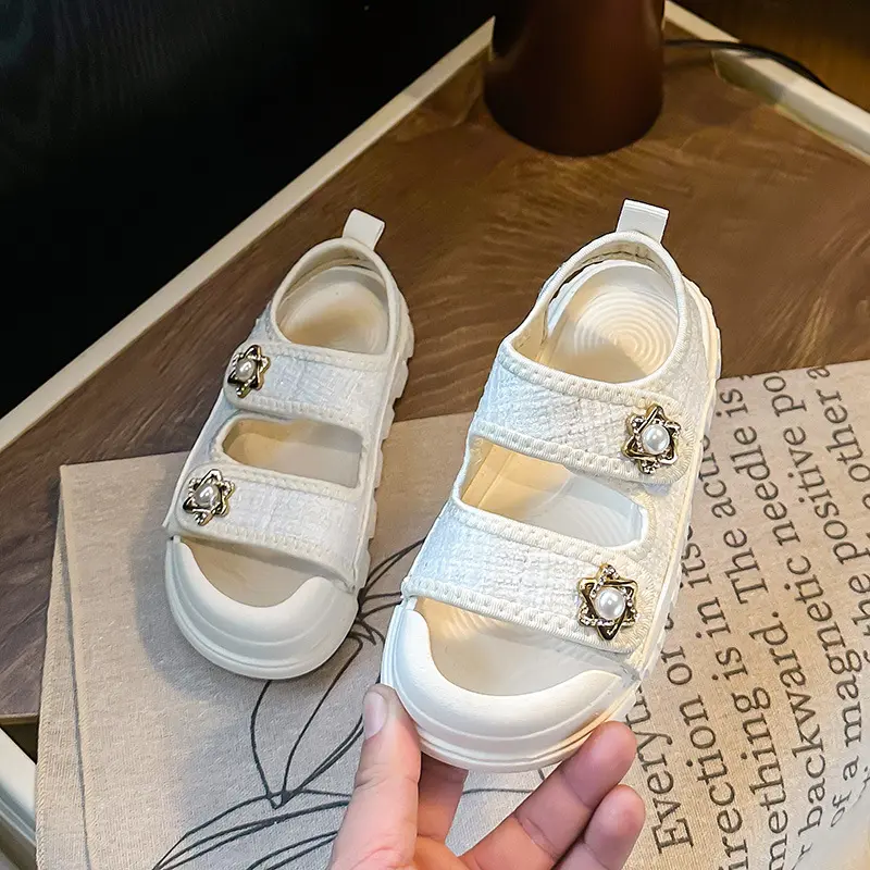 2025 Nice Straw Children Sandals New Arrivals Girls Appliques Metal Decos Sandals for Kids Girl Anti-kick Toe Beach Shoes I03242