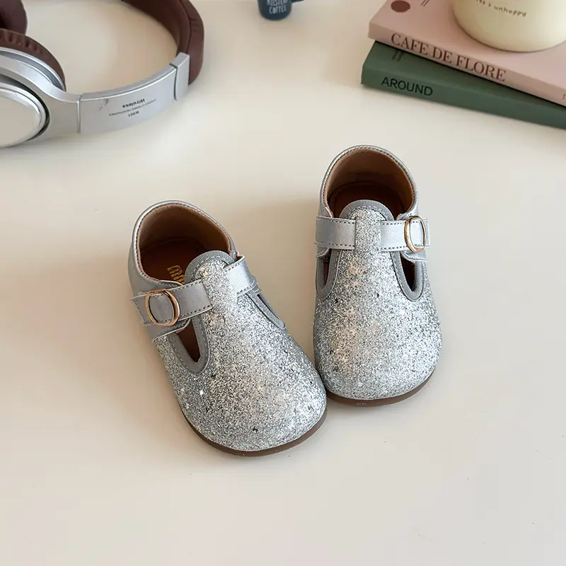 Fashion Patent Leather Shallow Child Shoes T-tied Round Toe Covered with Sparkly Glitter Princess Daily School Shoes Kids I07313