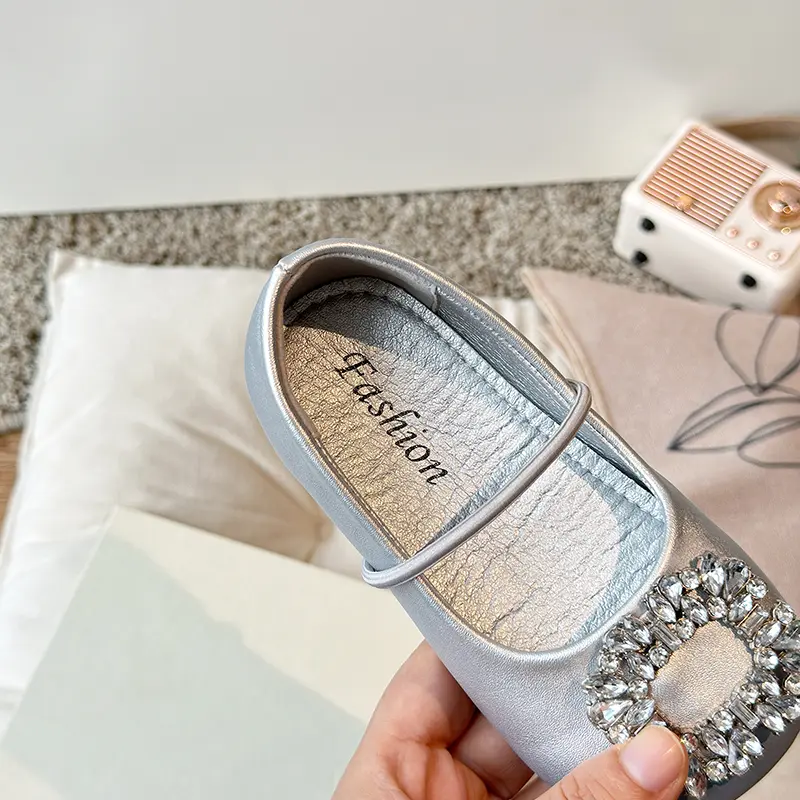 Square Sparkling Rhinestones Children Shoes Girls French Style Princess Runway Shoes Shallow Kids School Student Footwear I04162
