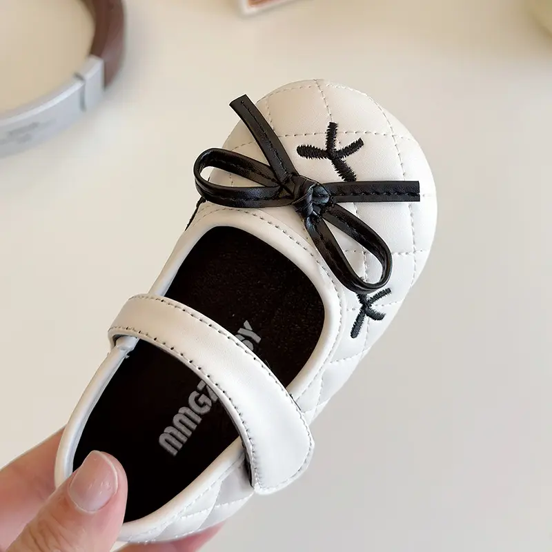 2025 Baby Shoes Newborn Girls Princess PU Preschool Shoes Nice Embroidery Bow-tie Princess Wedding Party First Step Shoes I01234