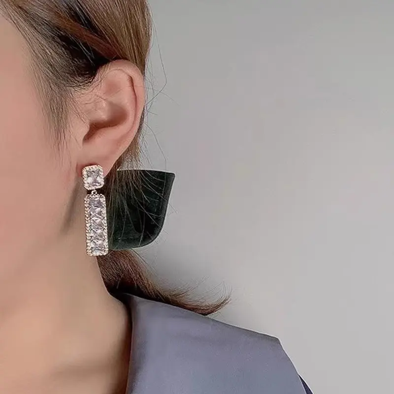 Huitan Women Sparkling Crystal CZ Hanging Earrings Geometric Shaped Modern Fashion Female Drop Earrings Daily Wear Party Jewelry