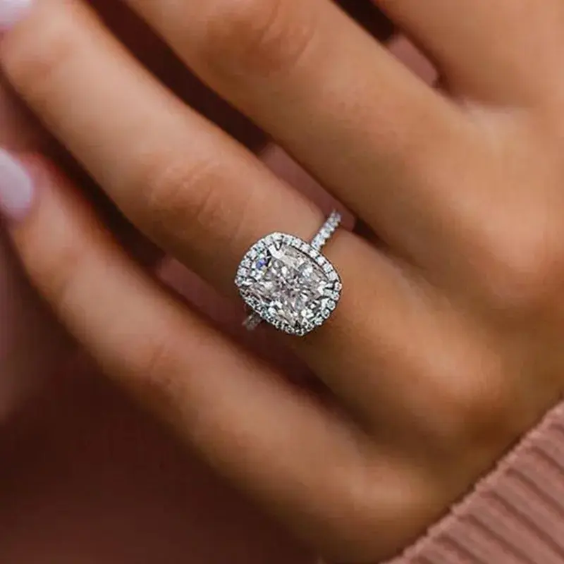 Huitan Elegant Women Rings Crystal Cubic Zirconia Luxury Wedding Engagement Band Accessories Lady Fashion Jewelry Drop Shipping