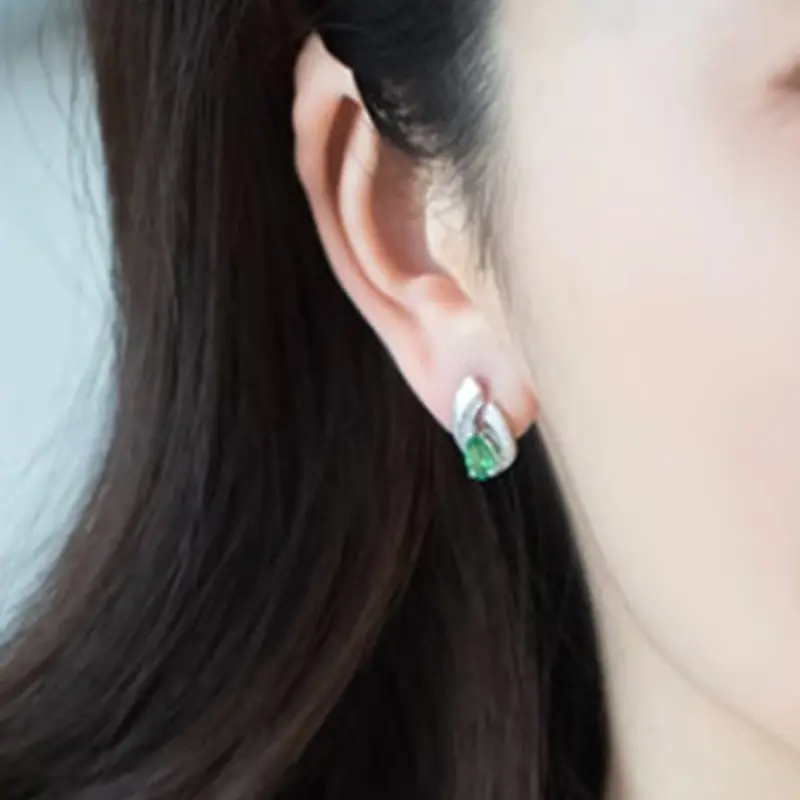 Huitan Waterdrop Green CZ Stud Earrings for Women Temperament Bride Wedding Earrings Luxury Silver Color Ear Jewelry New Arrival
