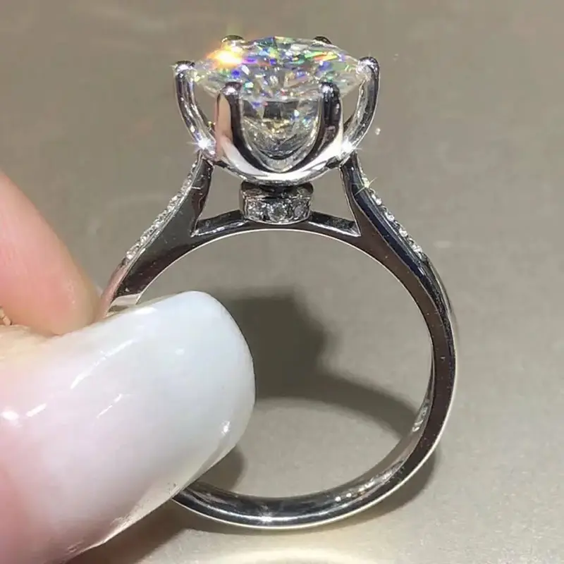 Huitan Crystal Cubic Zirconia Women Rings Simple and Elegant Female Accessories for Engagement Wedding Fashion Jewelry Wholesale