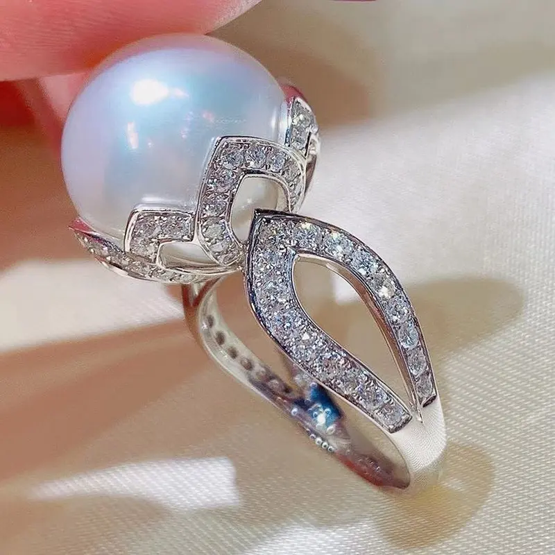 Huitan Luxury Imitation Pearl Rings for Women Brilliant CZ Silver Color Temperament Elegant Female Accessories Wedding Jewelry