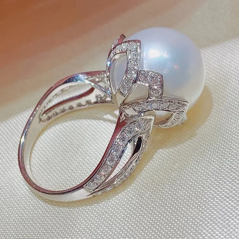 Huitan Luxury Imitation Pearl Rings for Women Brilliant CZ Silver Color Temperament Elegant Female Accessories Wedding Jewelry