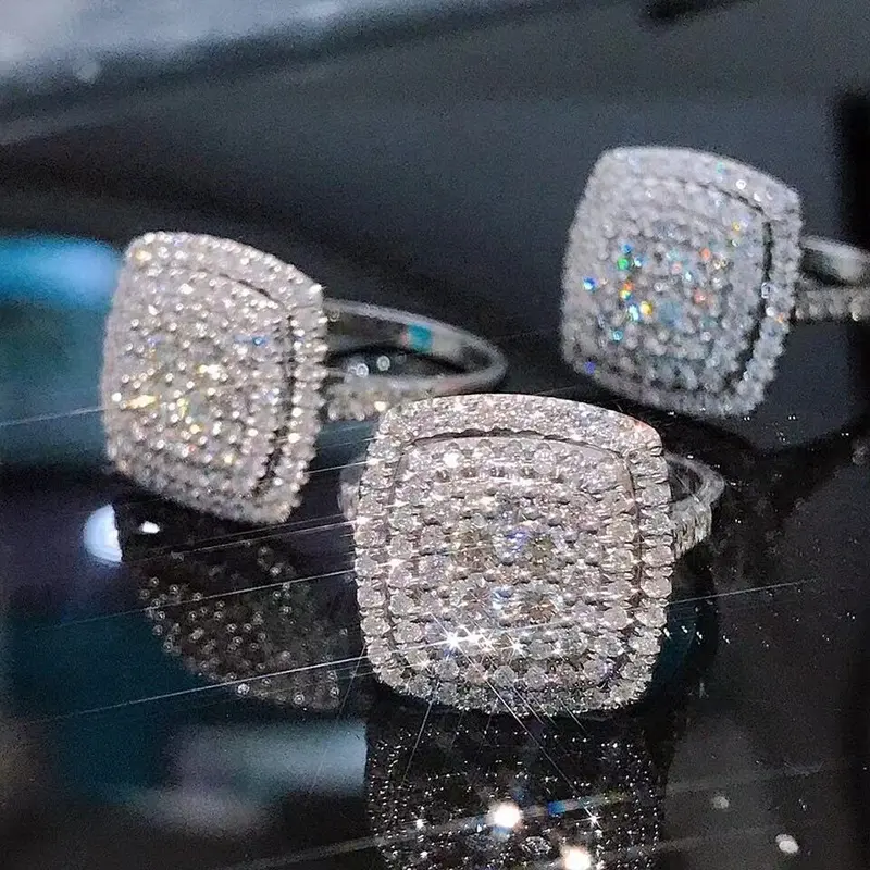 Huitan Luxury Women Wedding Rings Full Brilliant Crystal Cubic Zirconia Silver Color Female Rings for Party Statement Jewelry