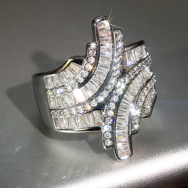 Huitan New Stylish Lady Gorgeous Finger Ring Wedding Party Jewelry with Bright Zirconia Luxury Trendy Accessories for Engagement