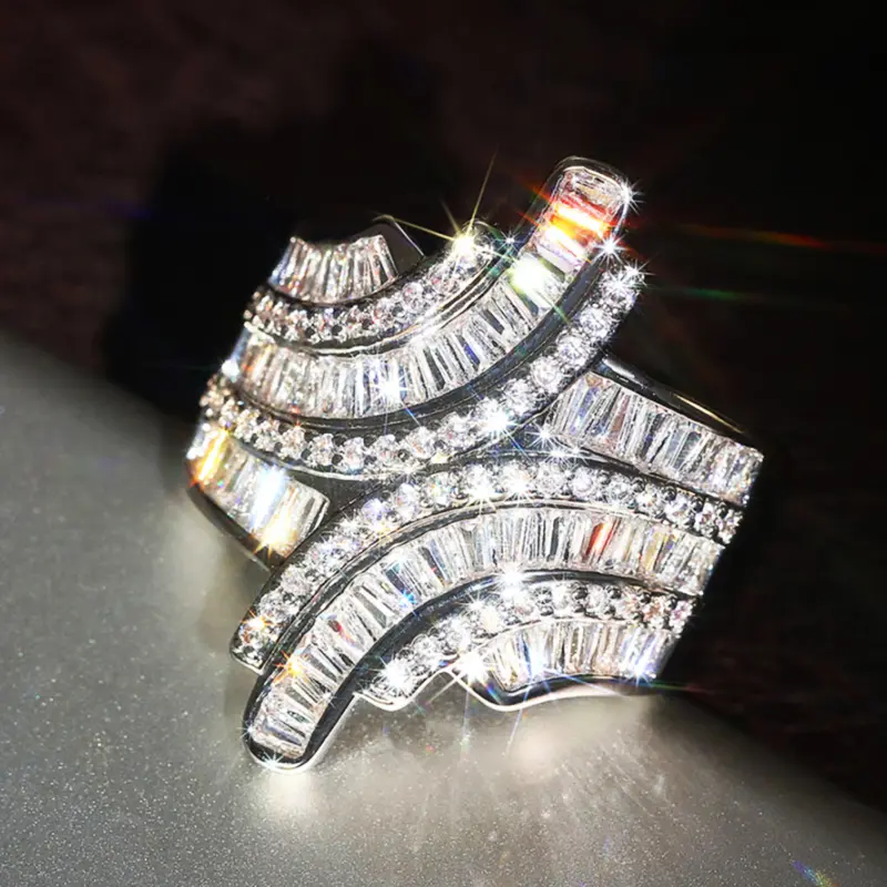 Huitan New Stylish Lady Gorgeous Finger Ring Wedding Party Jewelry with Bright Zirconia Luxury Trendy Accessories for Engagement