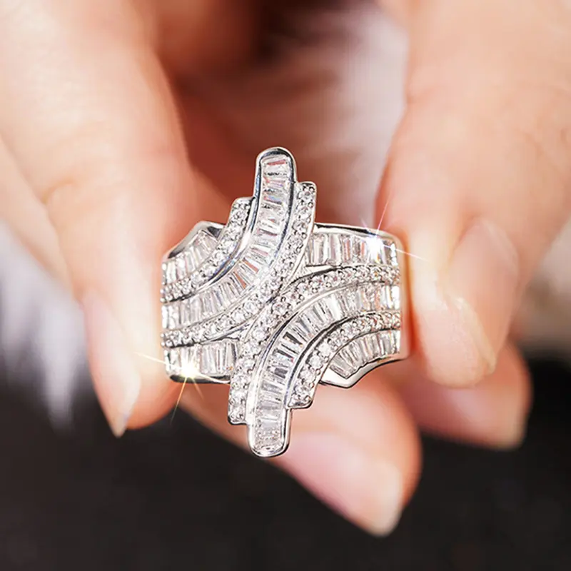 Huitan New Stylish Lady Gorgeous Finger Ring Wedding Party Jewelry with Bright Zirconia Luxury Trendy Accessories for Engagement