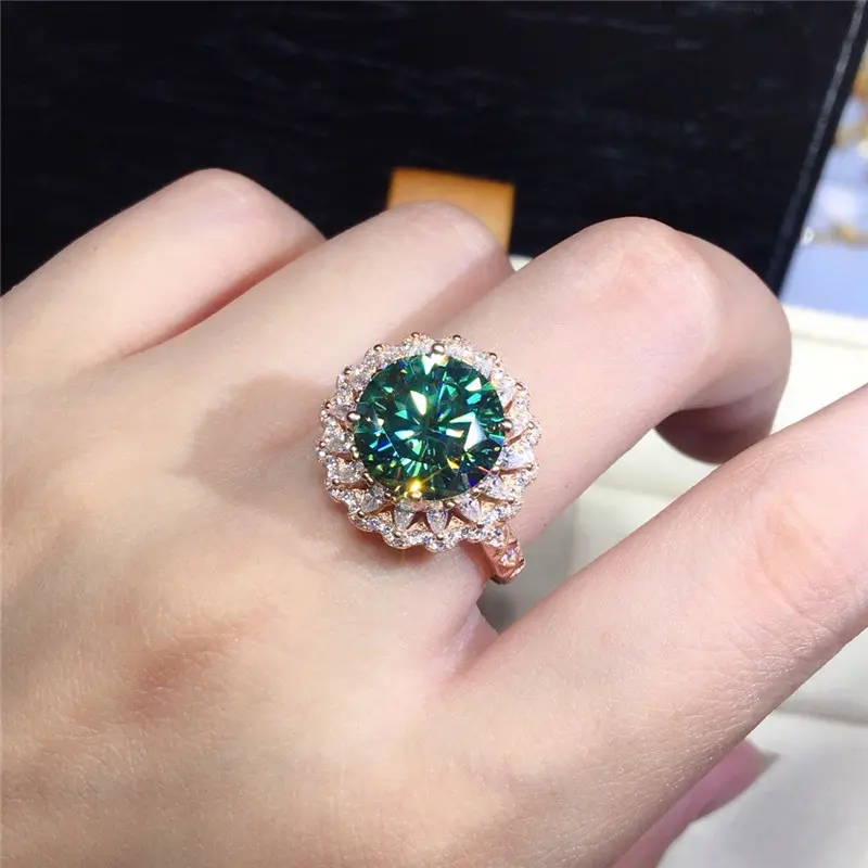 Huitan Big Round Green Cubic Zirconia Finger Ring for Women Brilliant Accessories Vintage Ring Retro Party Luxury Jewelry 2022