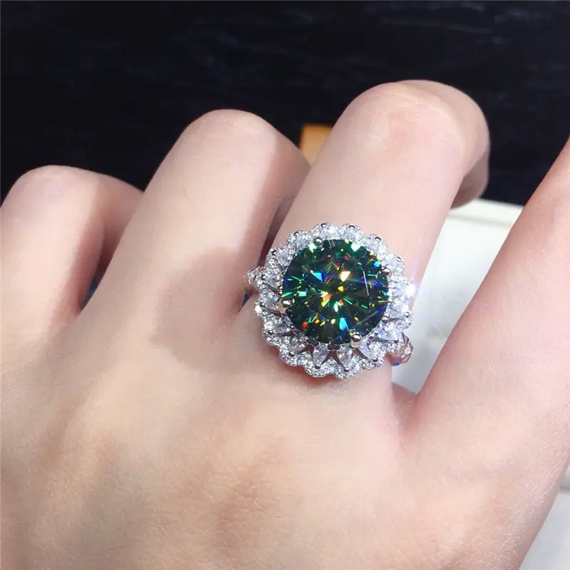Huitan Big Round Green Cubic Zirconia Finger Ring for Women Brilliant Accessories Vintage Ring Retro Party Luxury Jewelry 2022
