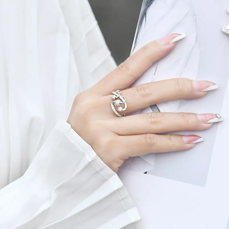 Huitan Elegant Women Opening Ring with Exquisite Design Delicate Flower Finger Accessories for Engagement Ceremony Chic Jewelry