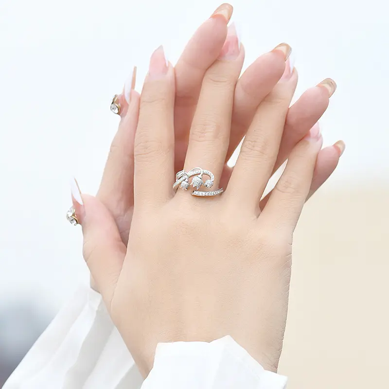 Huitan Elegant Women Opening Ring with Exquisite Design Delicate Flower Finger Accessories for Engagement Ceremony Chic Jewelry