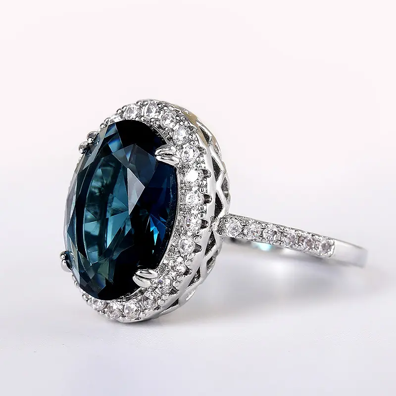 Huitan Elegant Oval Cubic Zirconia Lady's Finger Ring Party Gorgeous Wedding Anniversary Gift Good Quality Women Fashion Jewelry