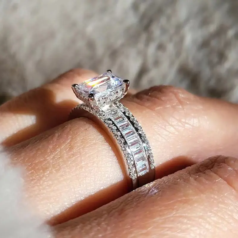 Huitan Crystal Geometric Cubic Zirconia Rings for Women Luxury Wedding Engagement Bands Bridal Accessory Modern Fashion Jewelry