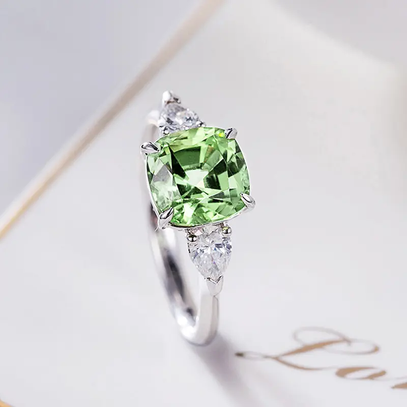 Huitan Light Green Cubic Zirconia Rings for Women Newly Designed Wedding Accessories Temperament Female Rings Fashion Jewelry