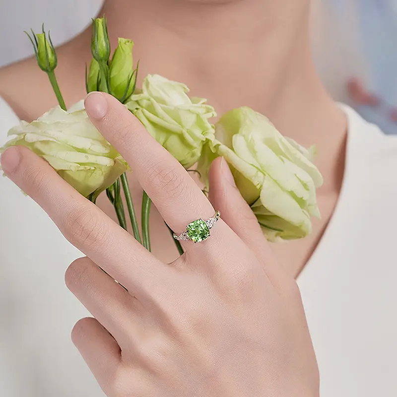 Huitan Light Green Cubic Zirconia Rings for Women Newly Designed Wedding Accessories Temperament Female Rings Fashion Jewelry