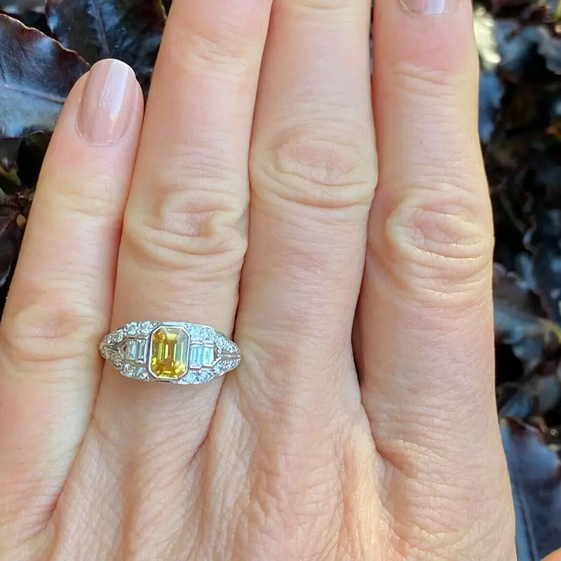 Huitan Gorgeous Geometric Yellow CZ Women Rings Temperament Elegant Lady's Accessories for Wedding Anniversary Party New Jewelry