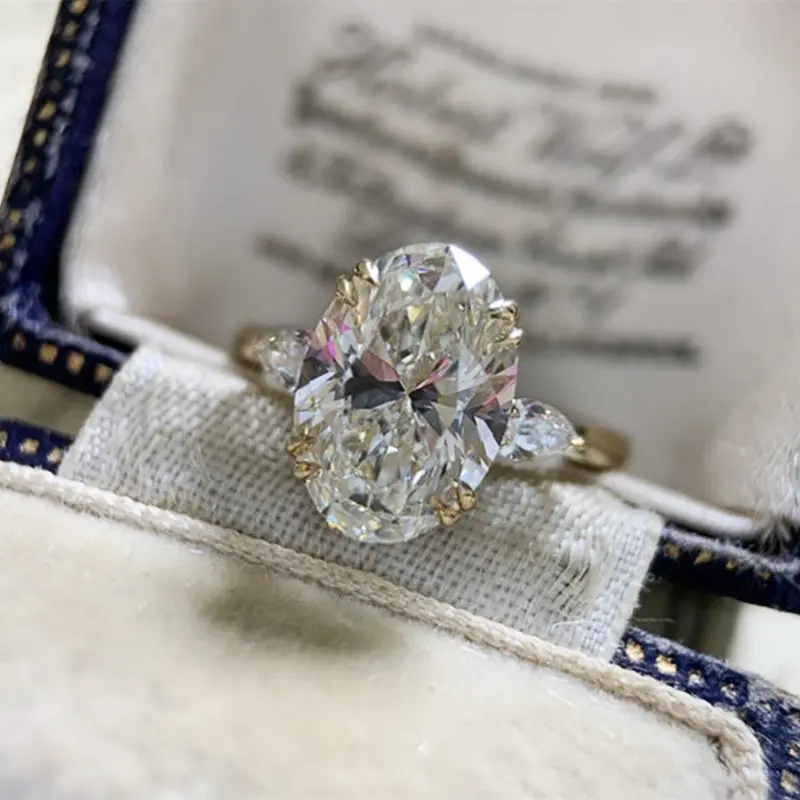 Huitan Classic 4 Claws Cubic Zirconia Ring Luxury Gold Color Wedding Accessories High Quality Simple Versatile Jewelry for Women