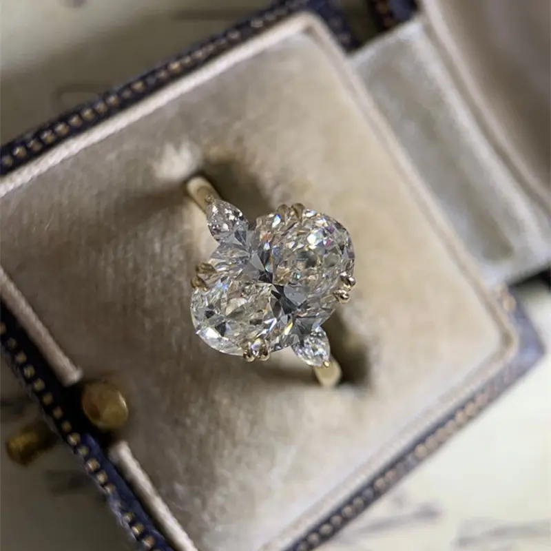 Huitan Classic 4 Claws Cubic Zirconia Ring Luxury Gold Color Wedding Accessories High Quality Simple Versatile Jewelry for Women
