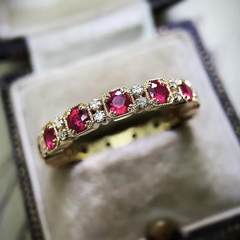 Huitan Luxury Gold Color Thin Rings Inlaid Rose Red Cubic Zirconia Elegant Women's Wedding Party Rings Delicate Trendy Jewelry