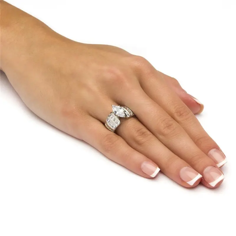 Huitan Newly-designed Engagement Rings with Brilliant CZ Crystal Rings for Women Gorgeous Bridal Marriage Party Trendy Jewelry