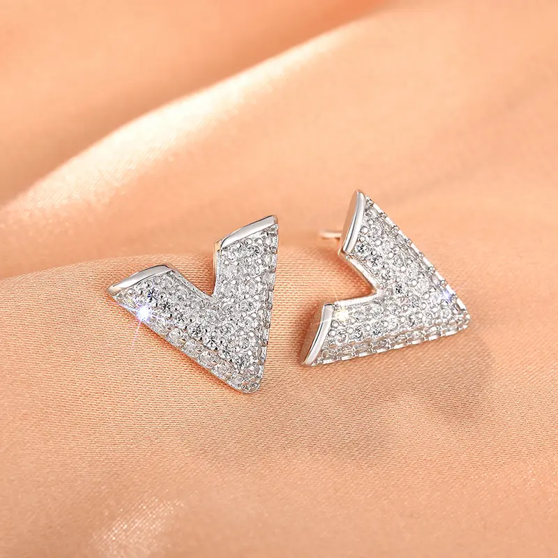 Huitan V Shaped Stud Earrings New Fashion Ear Piercing Accessories for Women Bling Bling Cubic Zirconia Statement Female Jewelry