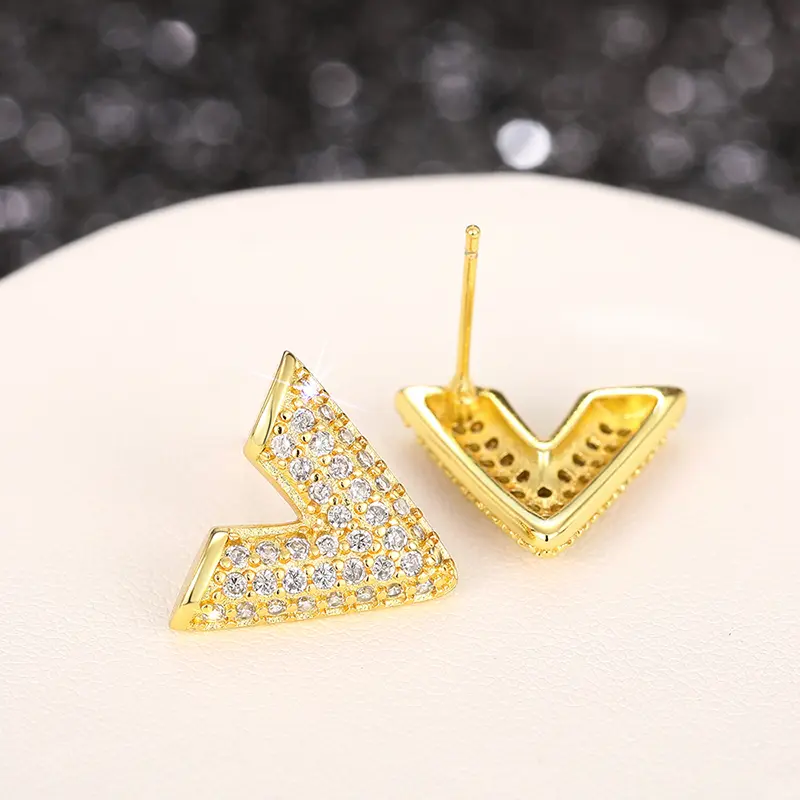 Huitan V Shaped Stud Earrings New Fashion Ear Piercing Accessories for Women Bling Bling Cubic Zirconia Statement Female Jewelry