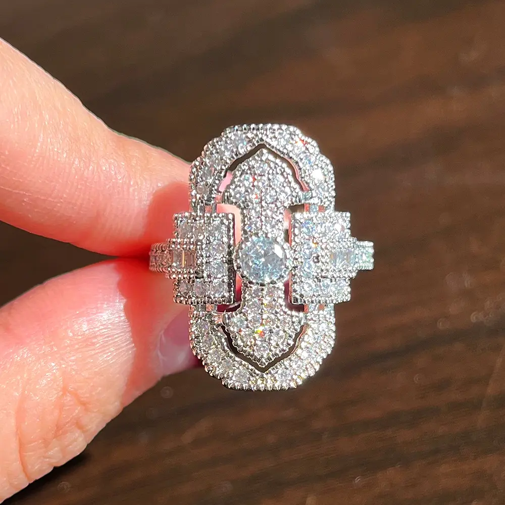 Huitan Modern Design Female Finger Rings with Dazzling CZ Fashion Daily Wear Party Accessories for Women Temperament Jewelry