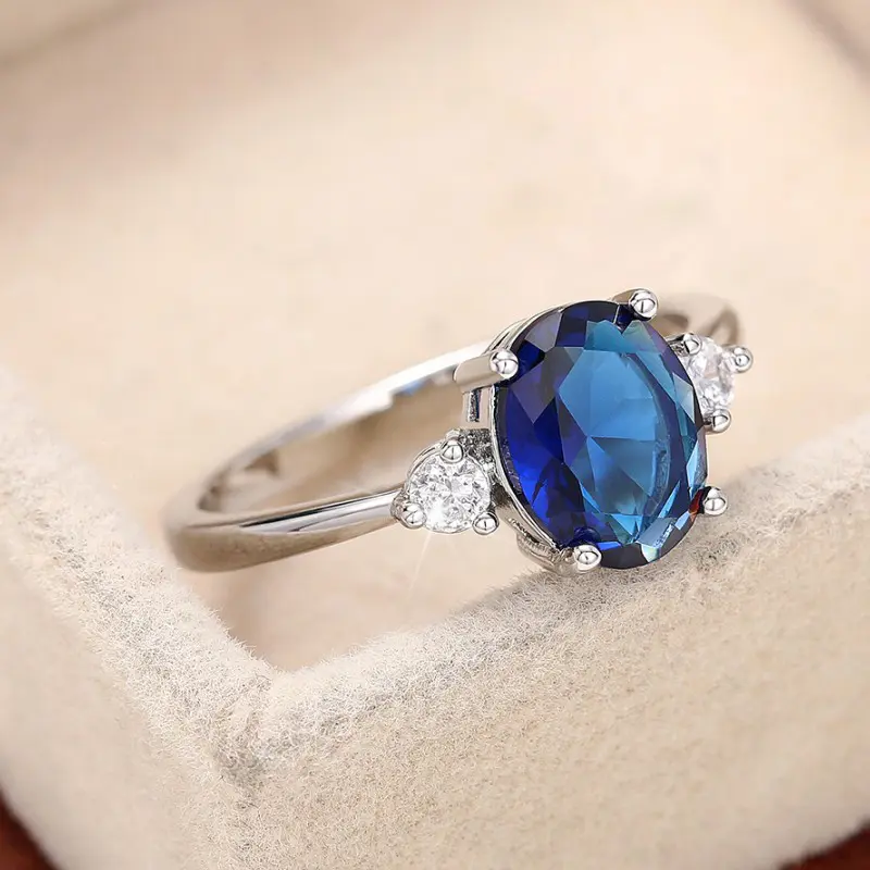 Huitan Elegant Oval Blue Cubic Zirconia Women Rings Wedding Anniversary Party Luxury Accessories for Lady Gift Statement Jewelry