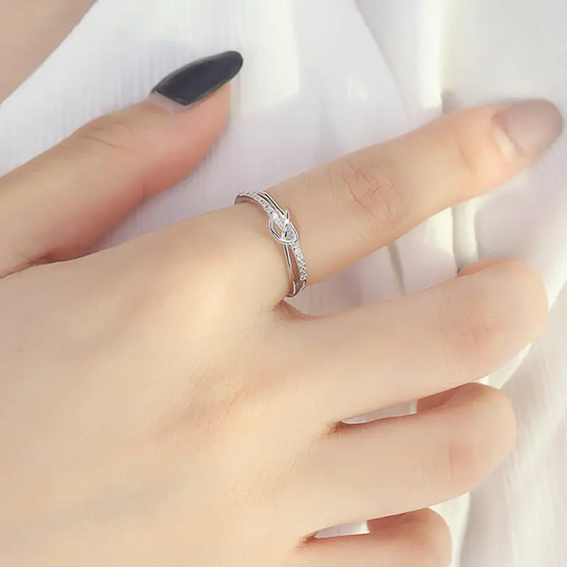 Huitan Dainty Wedding Ring Lady Delicate Love Jewelry with Bright Zirconia Trendy Silver Color Finger Accessories for Engagement