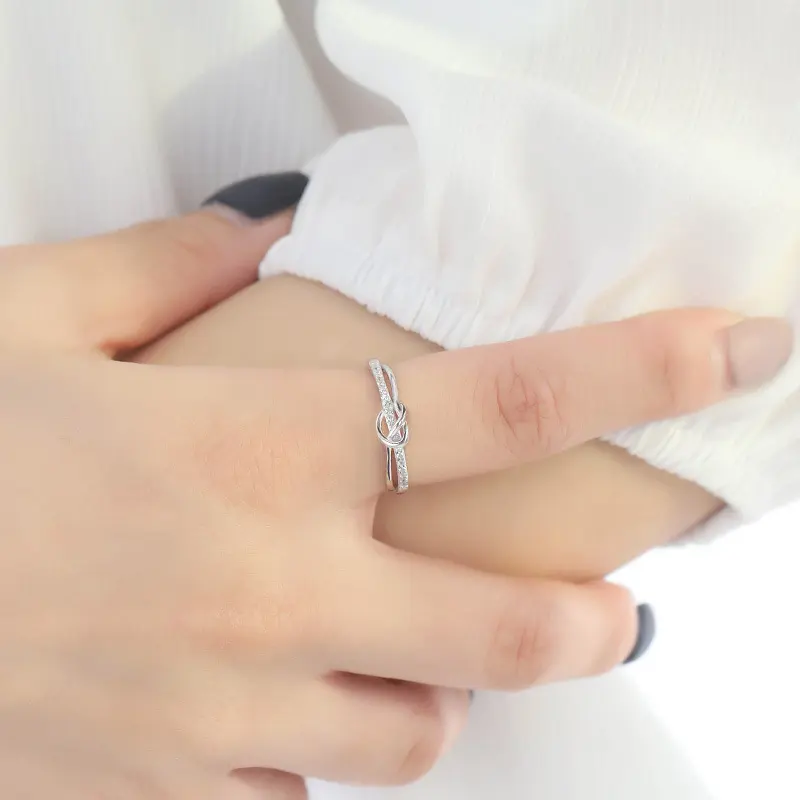 Huitan Dainty Wedding Ring Lady Delicate Love Jewelry with Bright Zirconia Trendy Silver Color Finger Accessories for Engagement