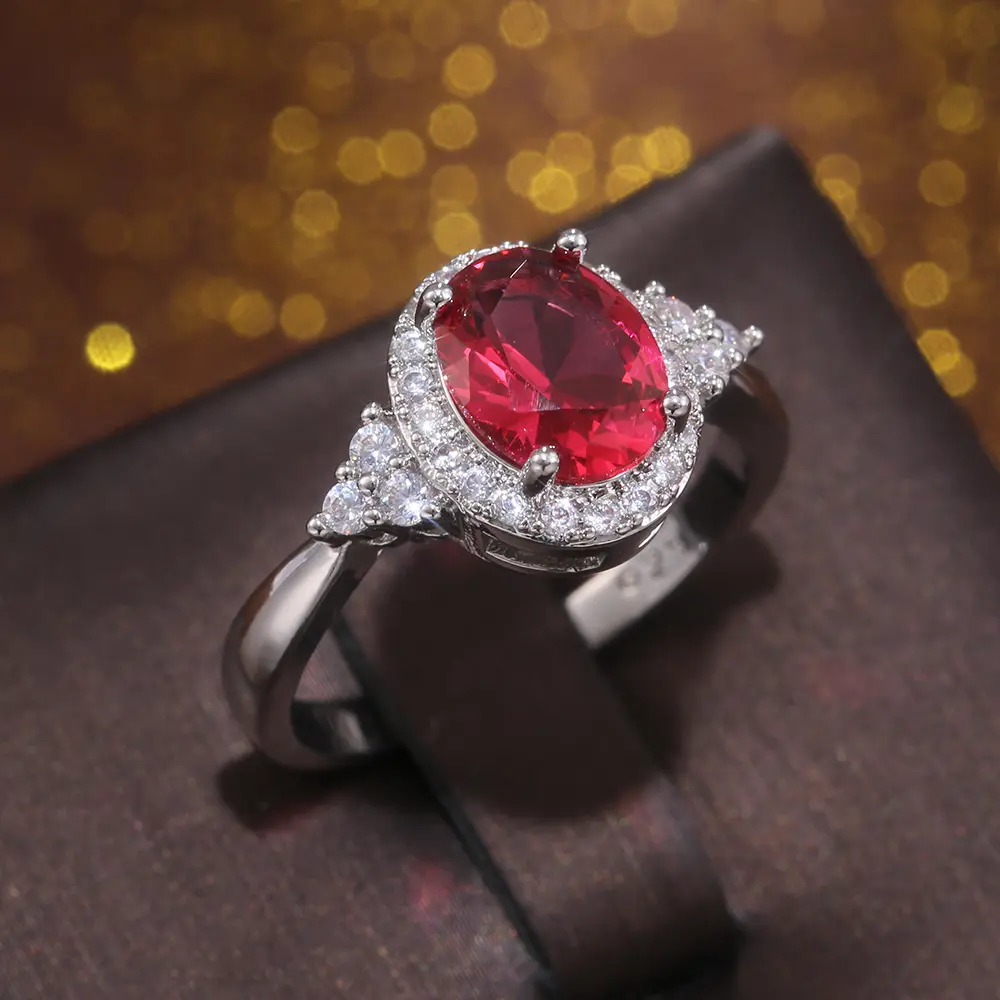 Huitan Dazzling Cubic Zirconia Women Rings Romantic Oval Red Stone Engage Wedding Ring Valentines Gift for Lover Fashion Jewelry