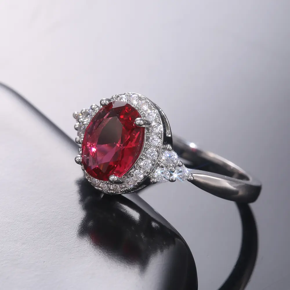 Huitan Dazzling Cubic Zirconia Women Rings Romantic Oval Red Stone Engage Wedding Ring Valentines Gift for Lover Fashion Jewelry