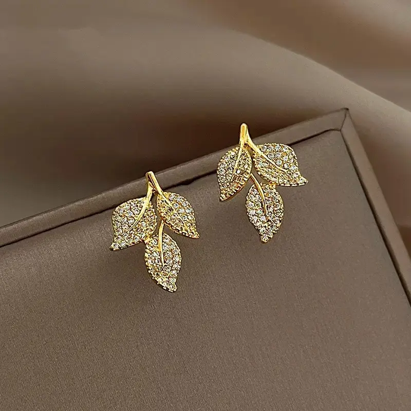 Huitan Leaves Shaped Stud Earrings for Women Temperament Lady's Accessories Daily Wear Party Exquisite Ear Accessories Jewelry